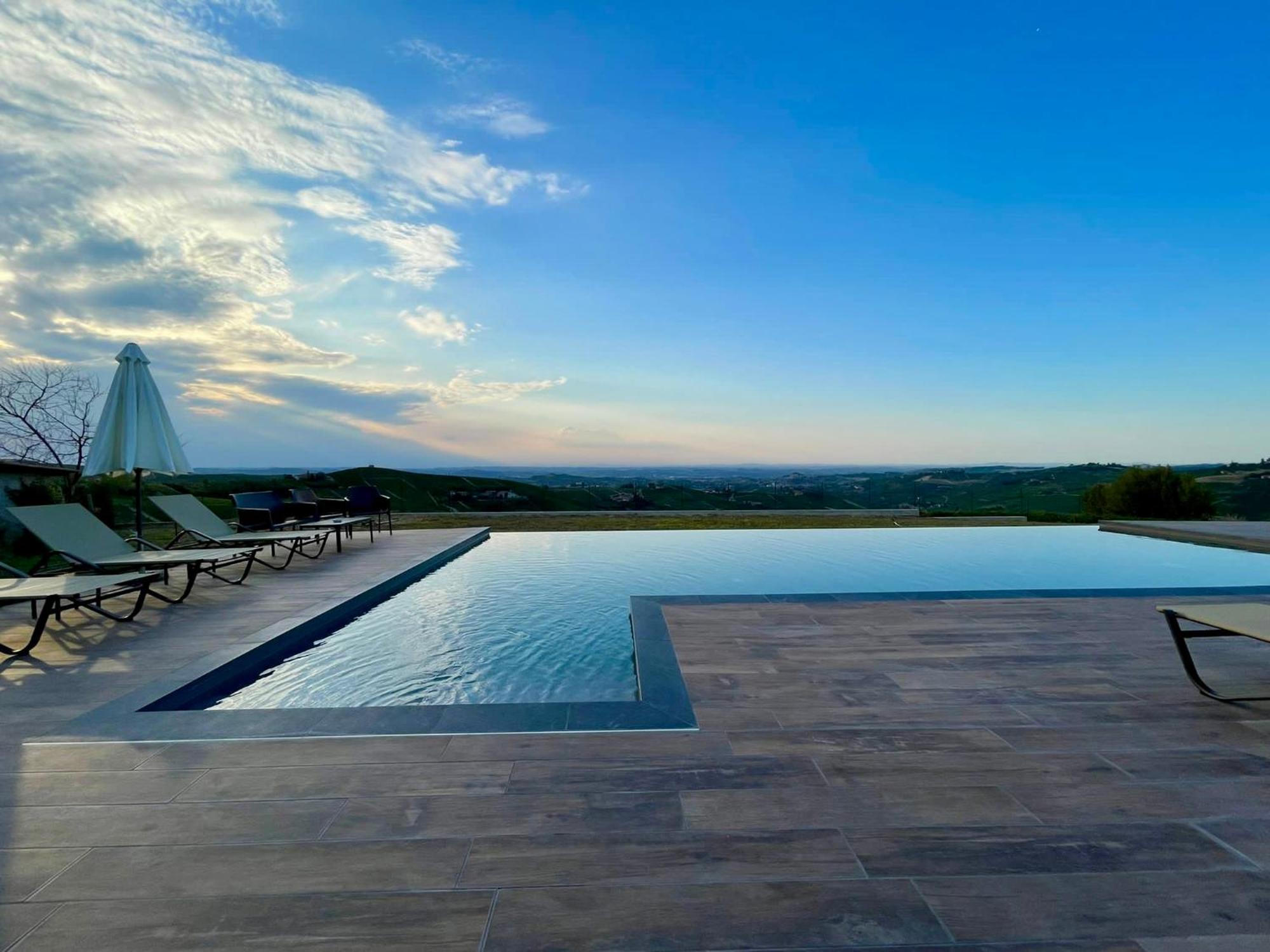 Villa Barbero Alba Langhe Mango ภายนอก รูปภาพ