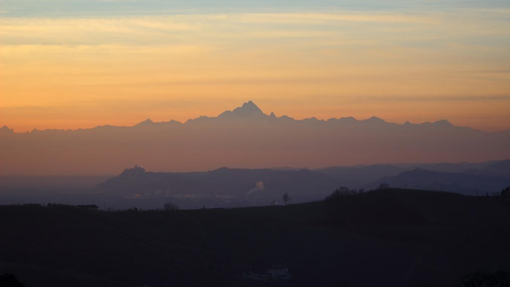 Villa Barbero Alba Langhe Mango ภายนอก รูปภาพ
